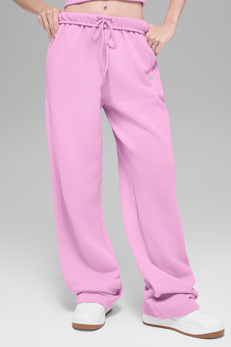 Alo Yoga Accolade Straight Leg Sweatpant - Candy Heart Pink