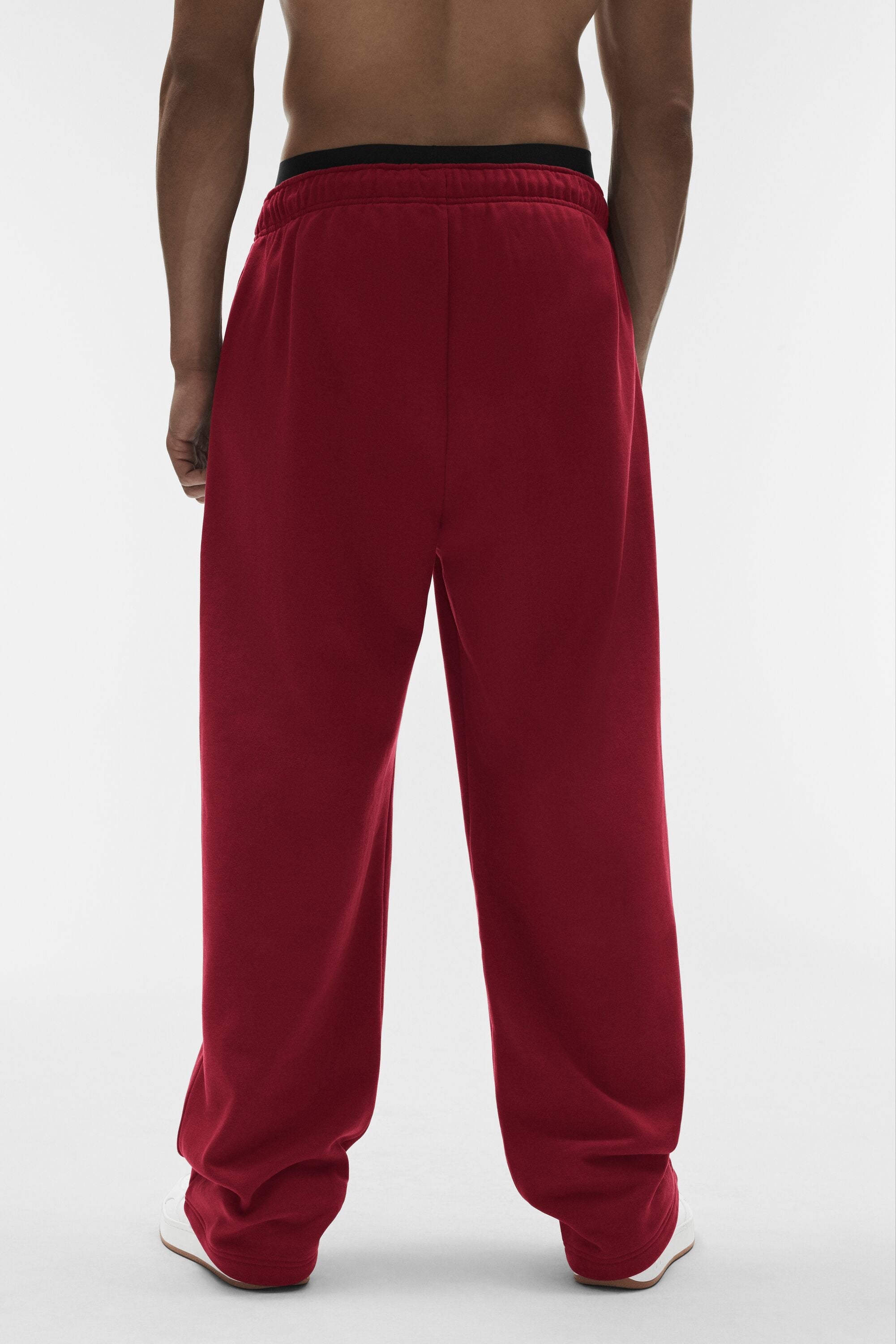 Alo Yoga Accolade Straight Leg Sweatpant - Summer Romance Red