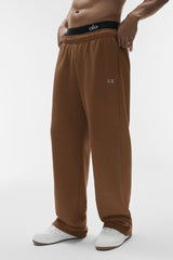 Alo Yoga Accolade Straight Leg Sweatpant - Sun Kissed Brown