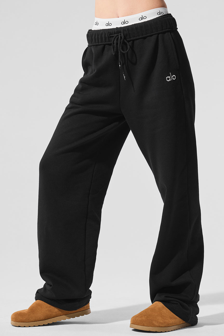 Alo Yoga Accolade Straight Leg Sweatpant - Black
