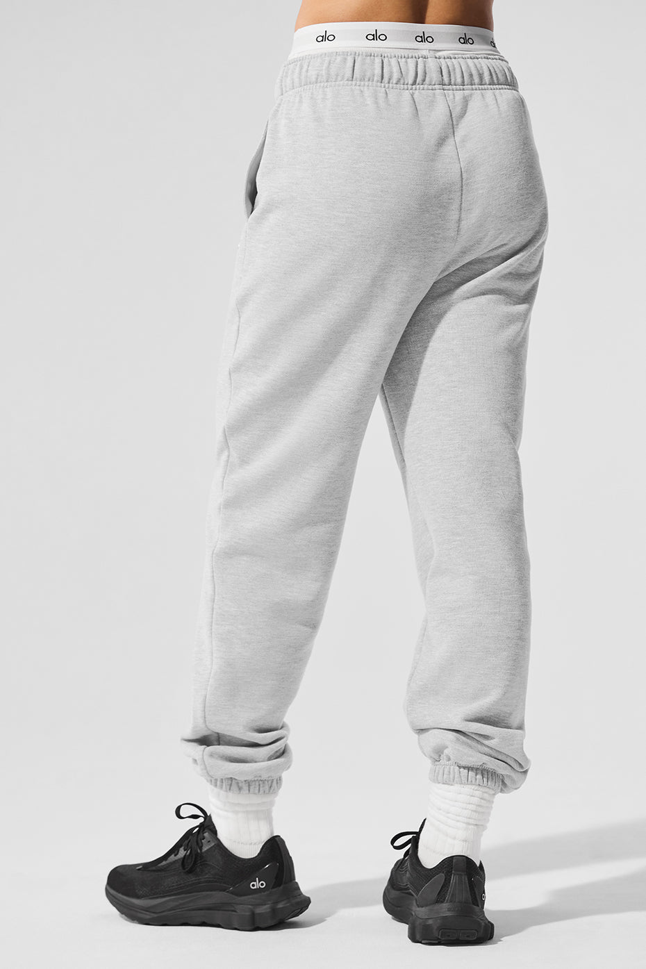 Alo Yoga Accolade Sweatpant - Athletic Heather Grey