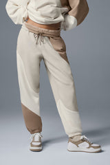 Alo Yoga Make Waves Sweatpant - Ivory/Bone/Gravel