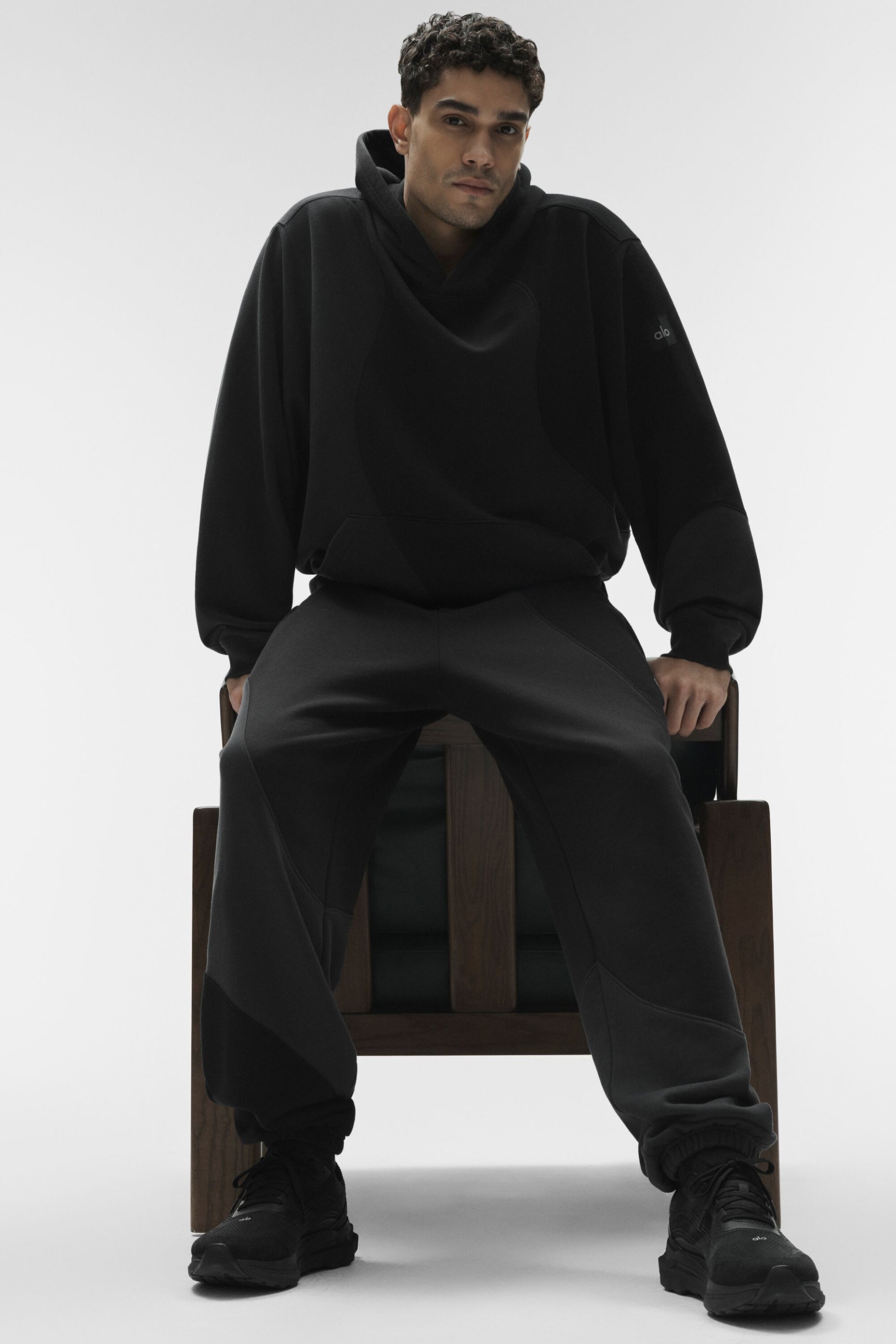 Alo Yoga Make Waves Sweatpant - Vintage Black Tonal