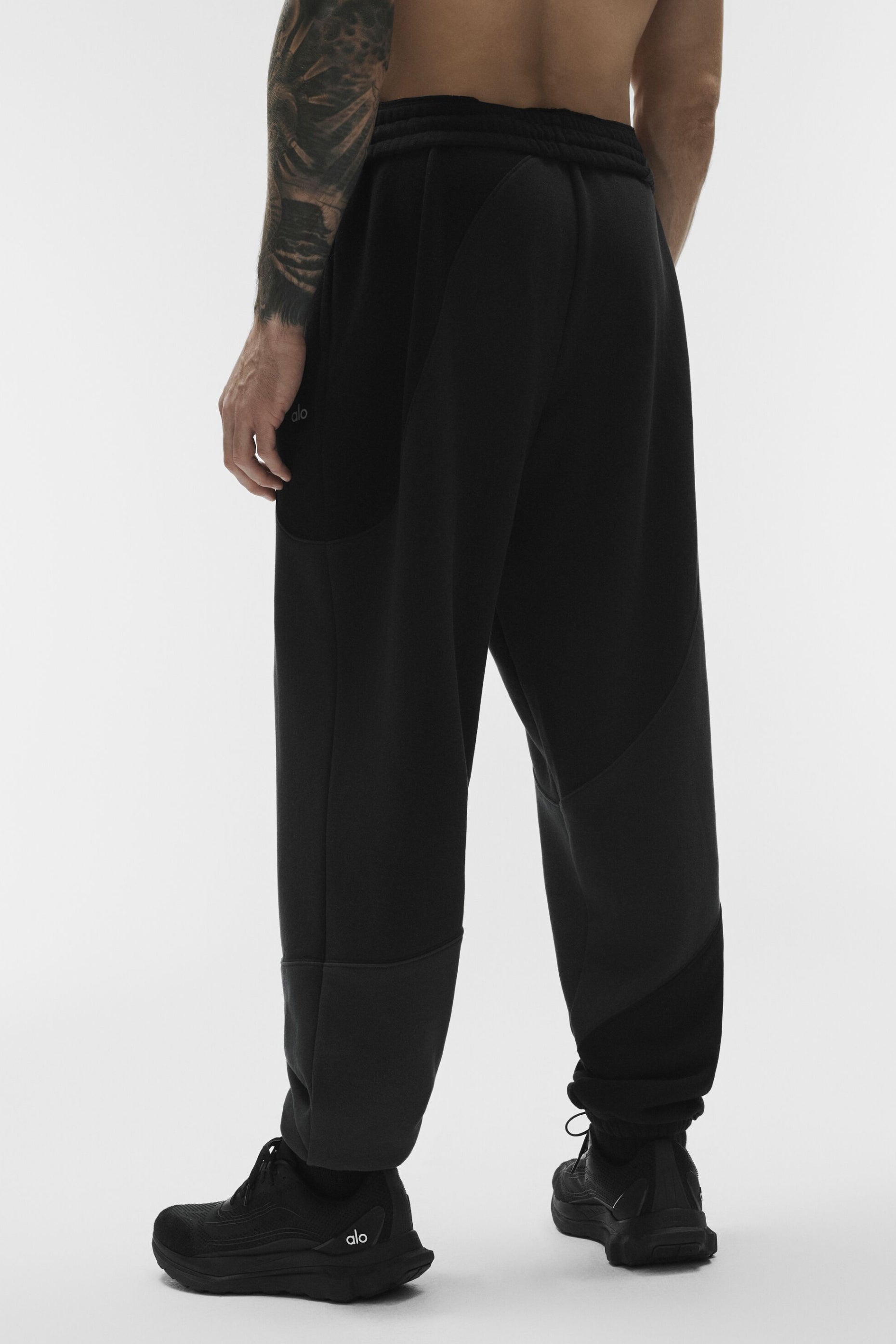 Alo Yoga Make Waves Sweatpant - Vintage Black Tonal