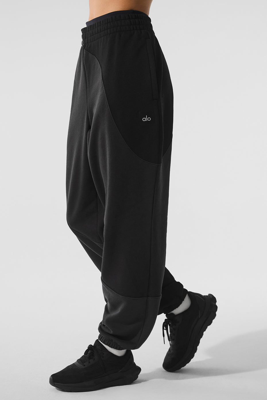 Alo Yoga Make Waves Sweatpant - Vintage Black Tonal