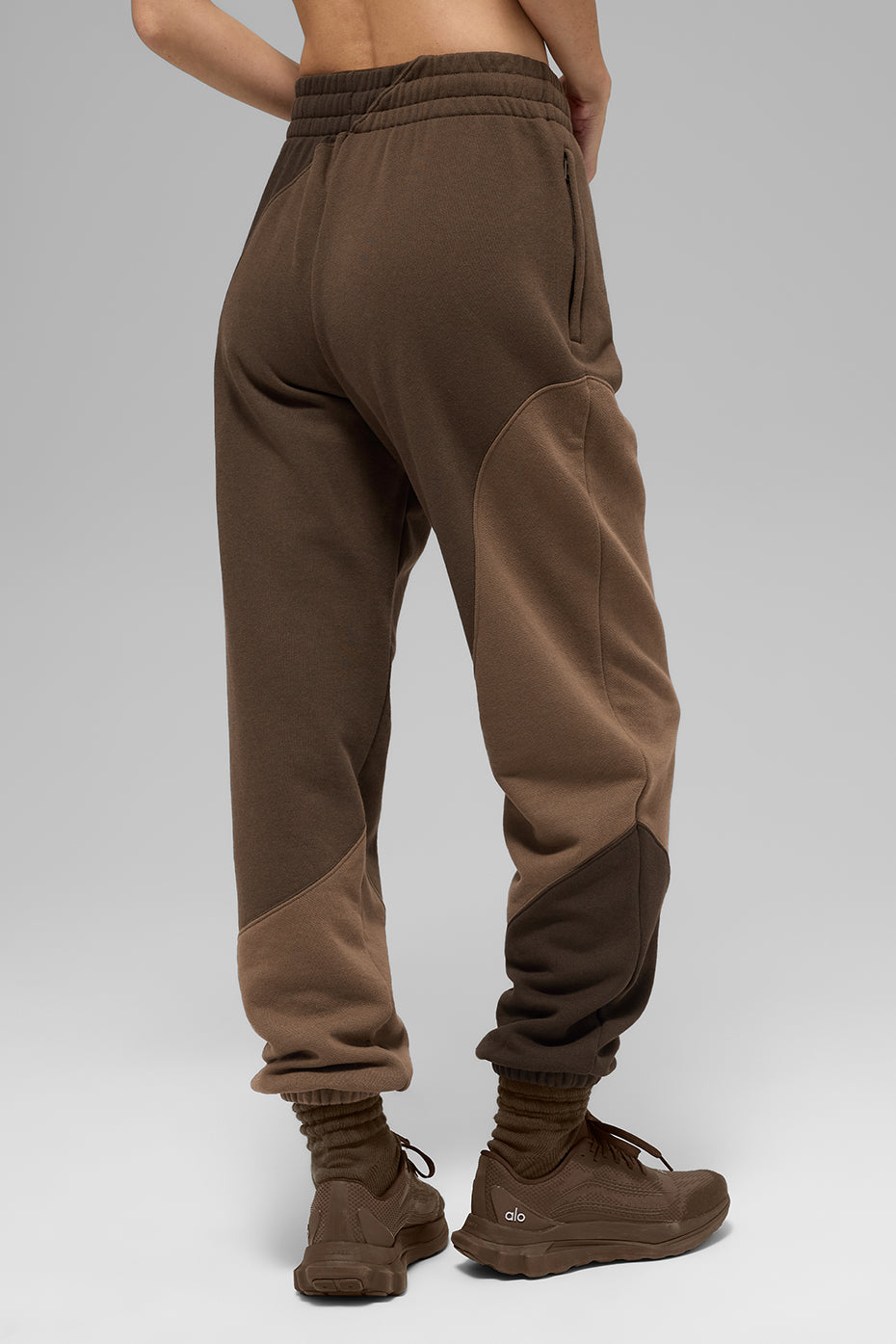 Alo Yoga Make Waves Sweatpant - Espresso Tonal