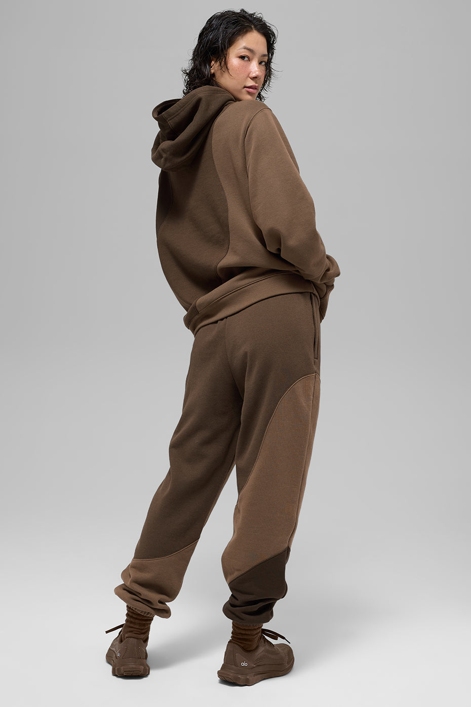 Alo Yoga Make Waves Sweatpant - Espresso Tonal