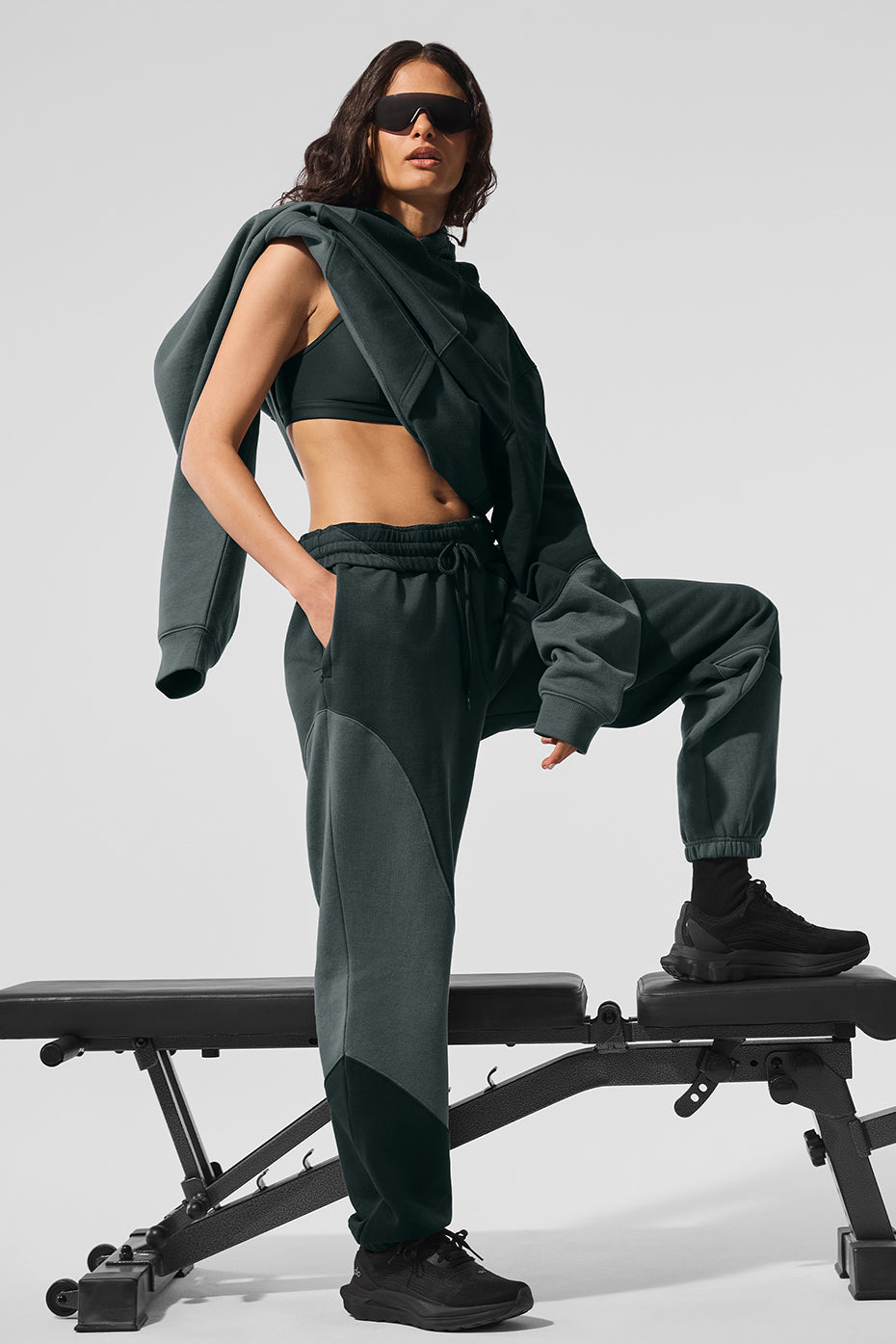 Alo Yoga Make Waves Sweatpant - Charcoal Green Tonal