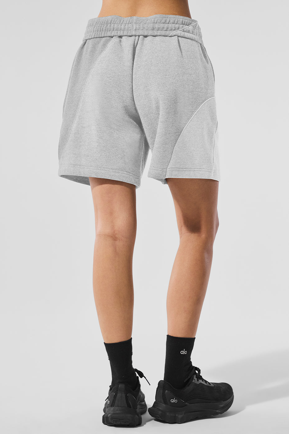 Alo Yoga 7" Make Waves Short - Athletic Heather Grey Tonal