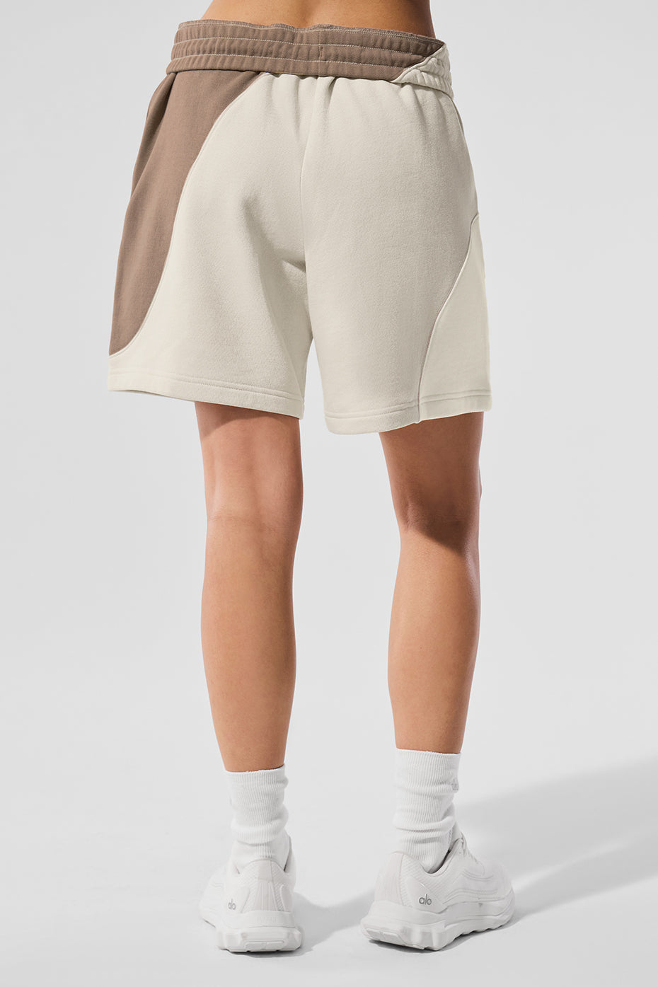 Alo Yoga 7" Make Waves Short - Ivory/Bone/Gravel