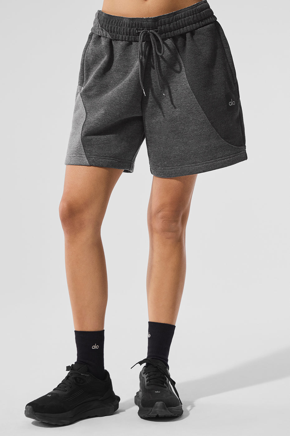 Alo Yoga 7" Make Waves Short - Dark Heather Grey Tonal