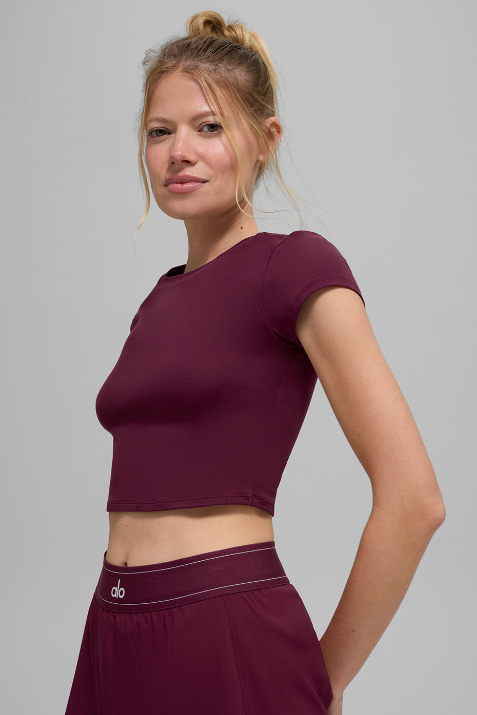 Alo Yoga Alosoft Crop Finesse Short Sleeve - Burgundy