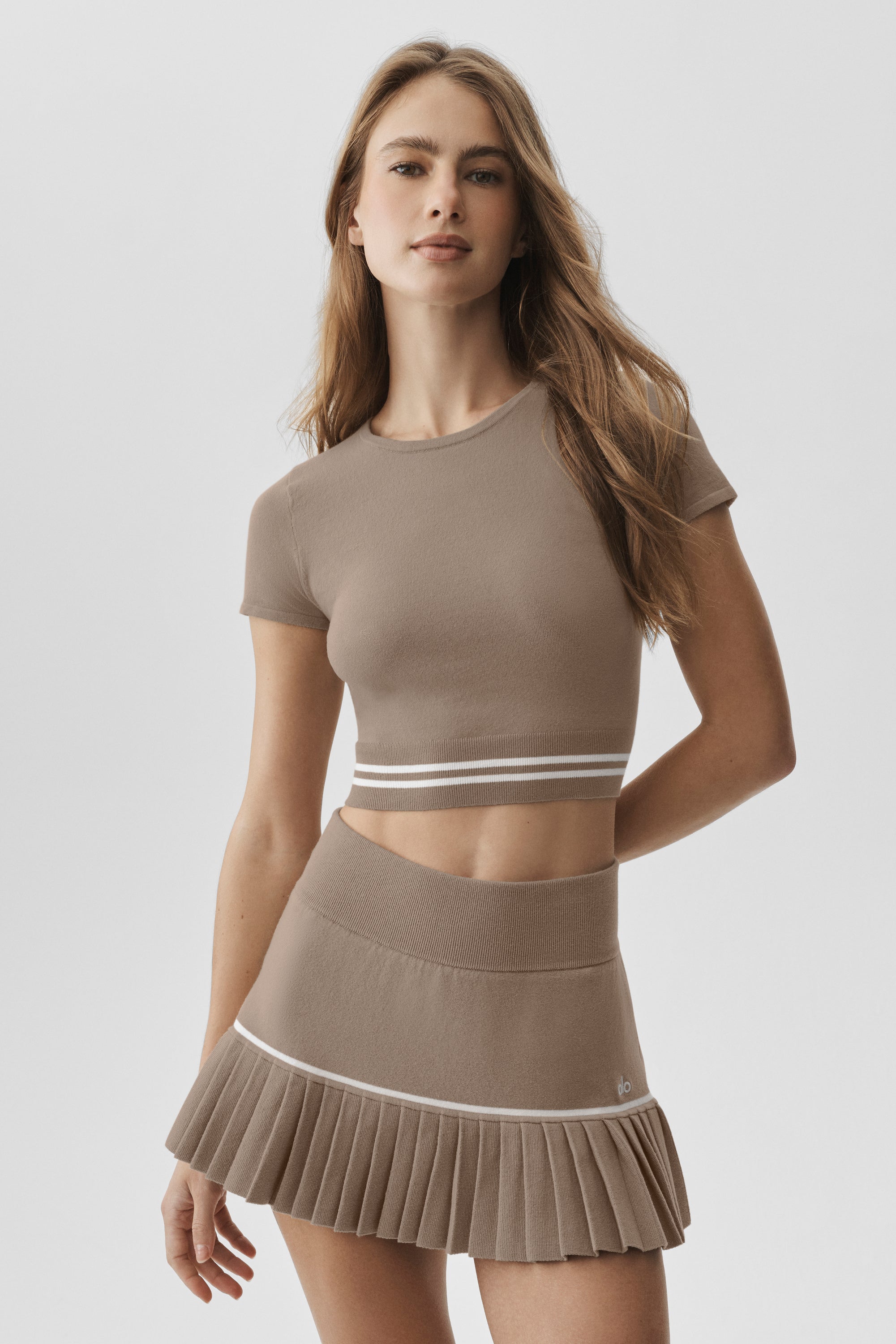 Alo Yoga Scholar Knit My Serve Short Sleeve - Gravel/White