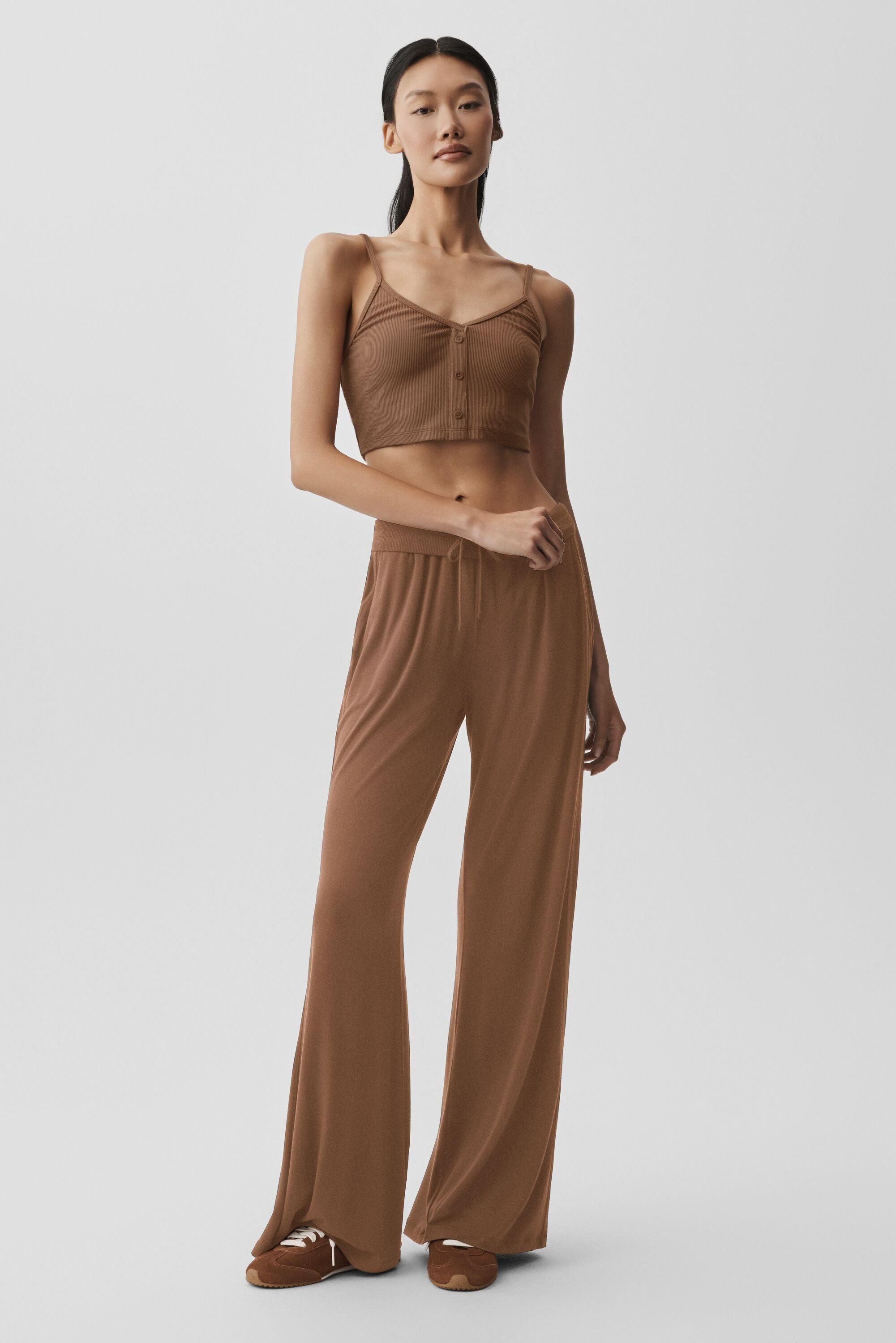 Alo Yoga Ribbed Delicate Lounge Tank - Sun Kissed Brown