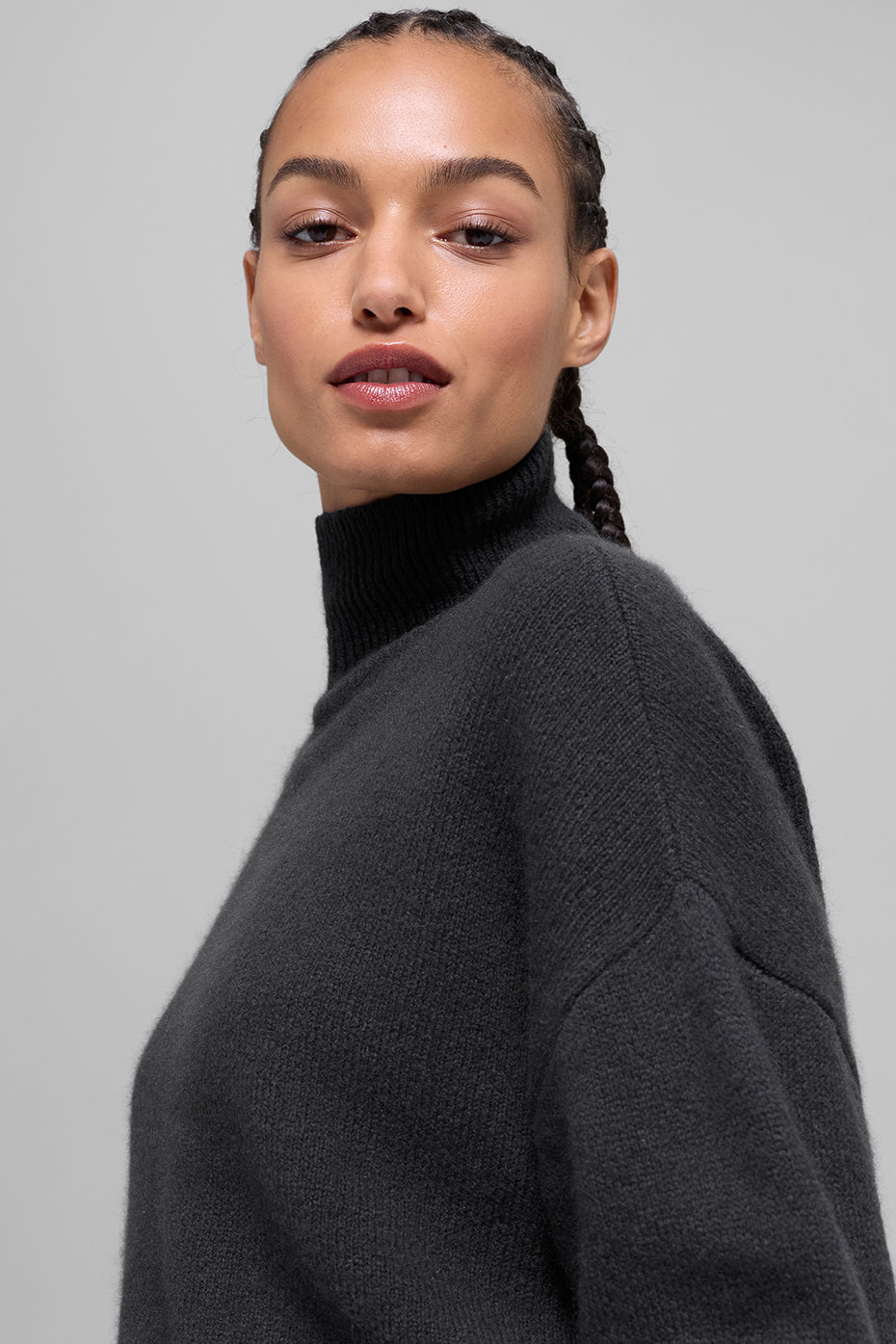 Alo Yoga Wool Cashmere Cropped New Class Turtleneck Sweater - Black