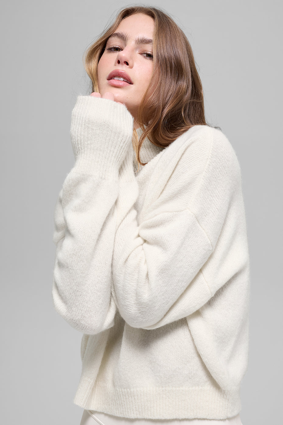Alo Yoga Wool Cashmere Cropped New Class Turtleneck Sweater - Ivory