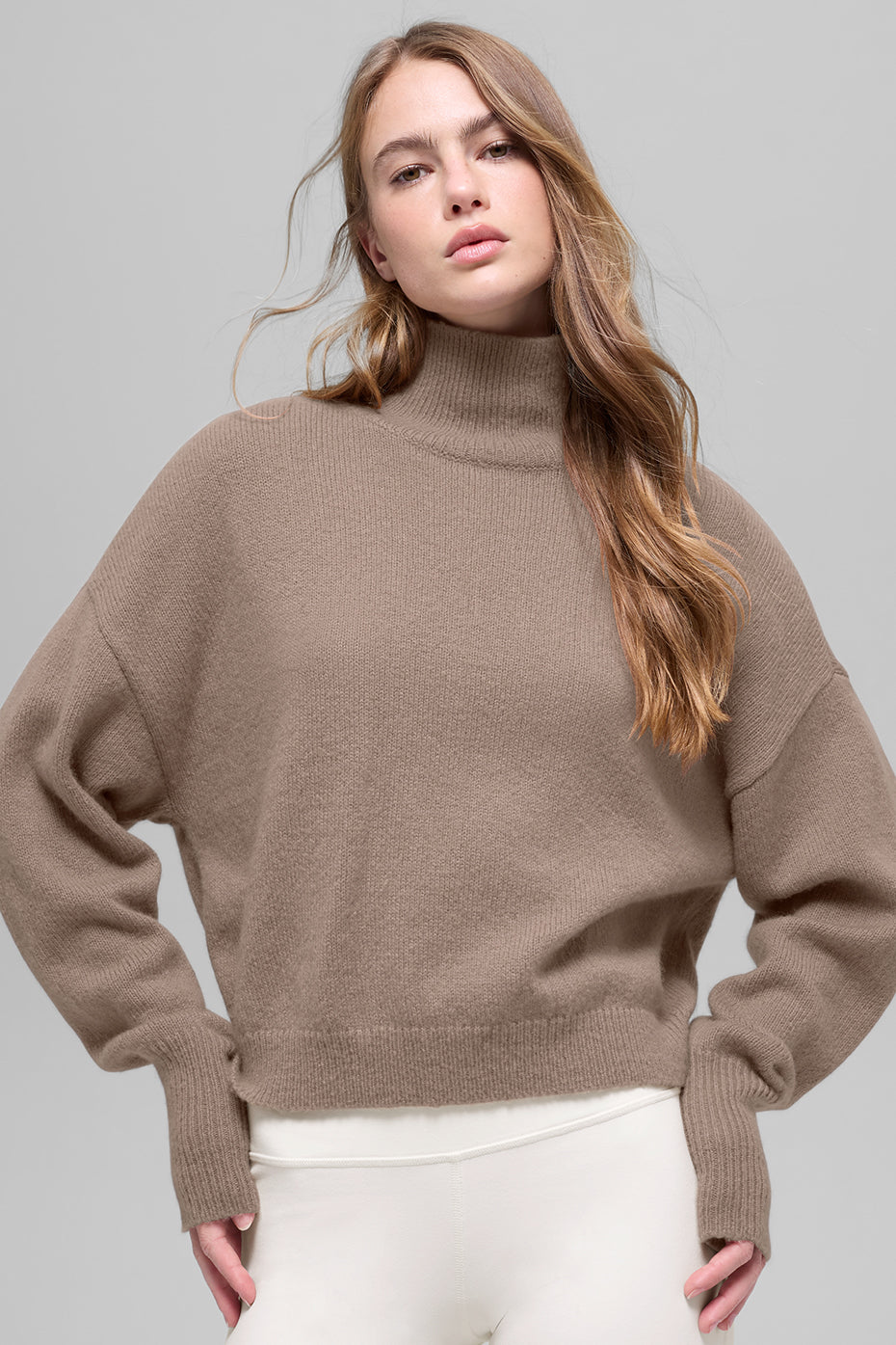 Alo Yoga Wool Cashmere Cropped New Class Turtleneck Sweater - Chai Latte