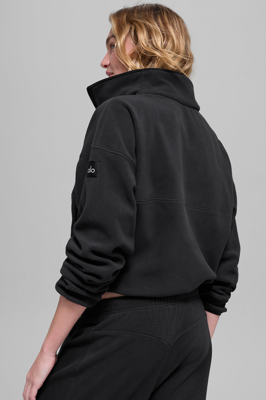 Alo Yoga Polar Fleece Retreat Cover Up - Black