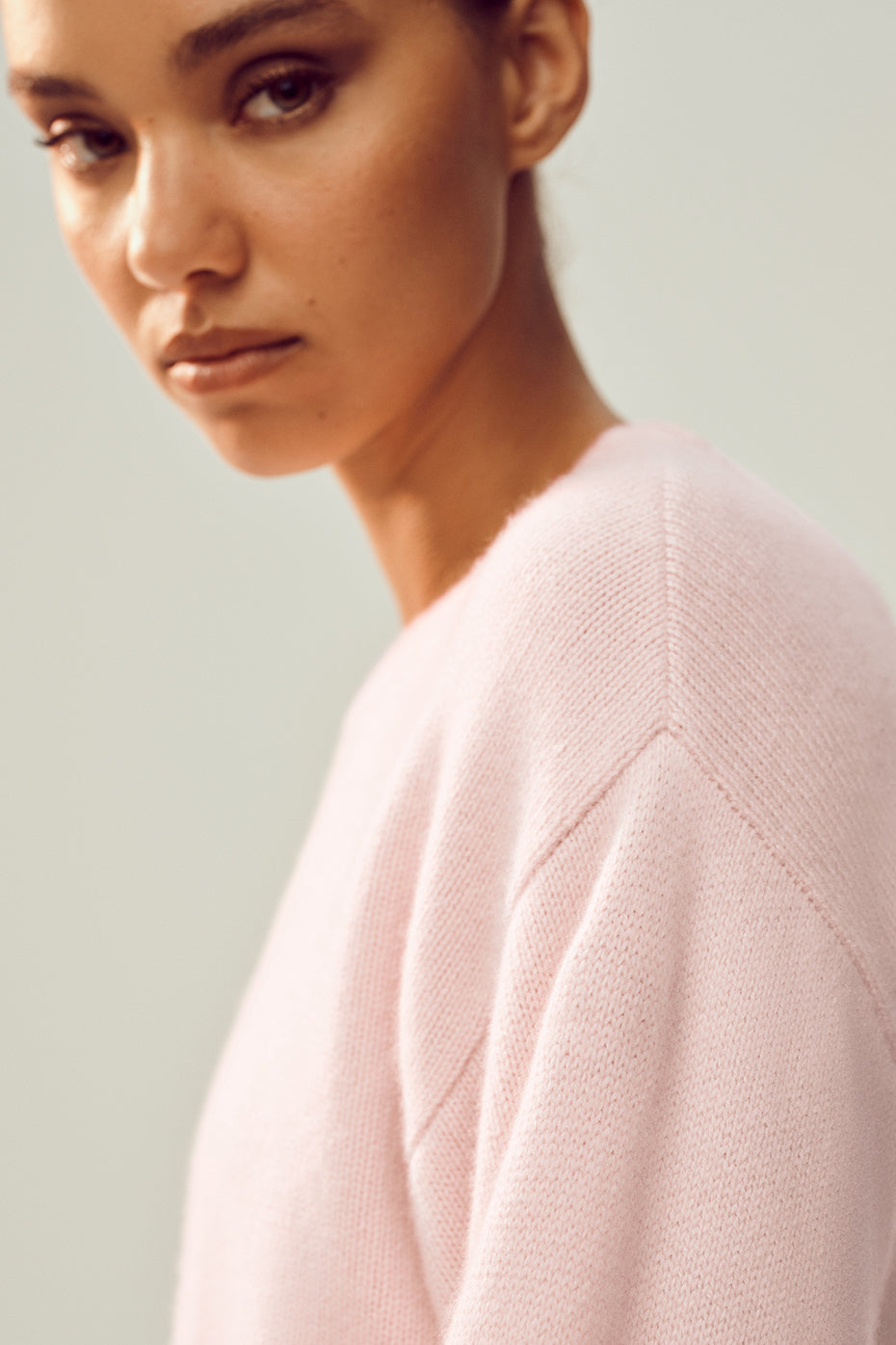 Alo Yoga Cashmere Embrace Pullover - Frosted Pink