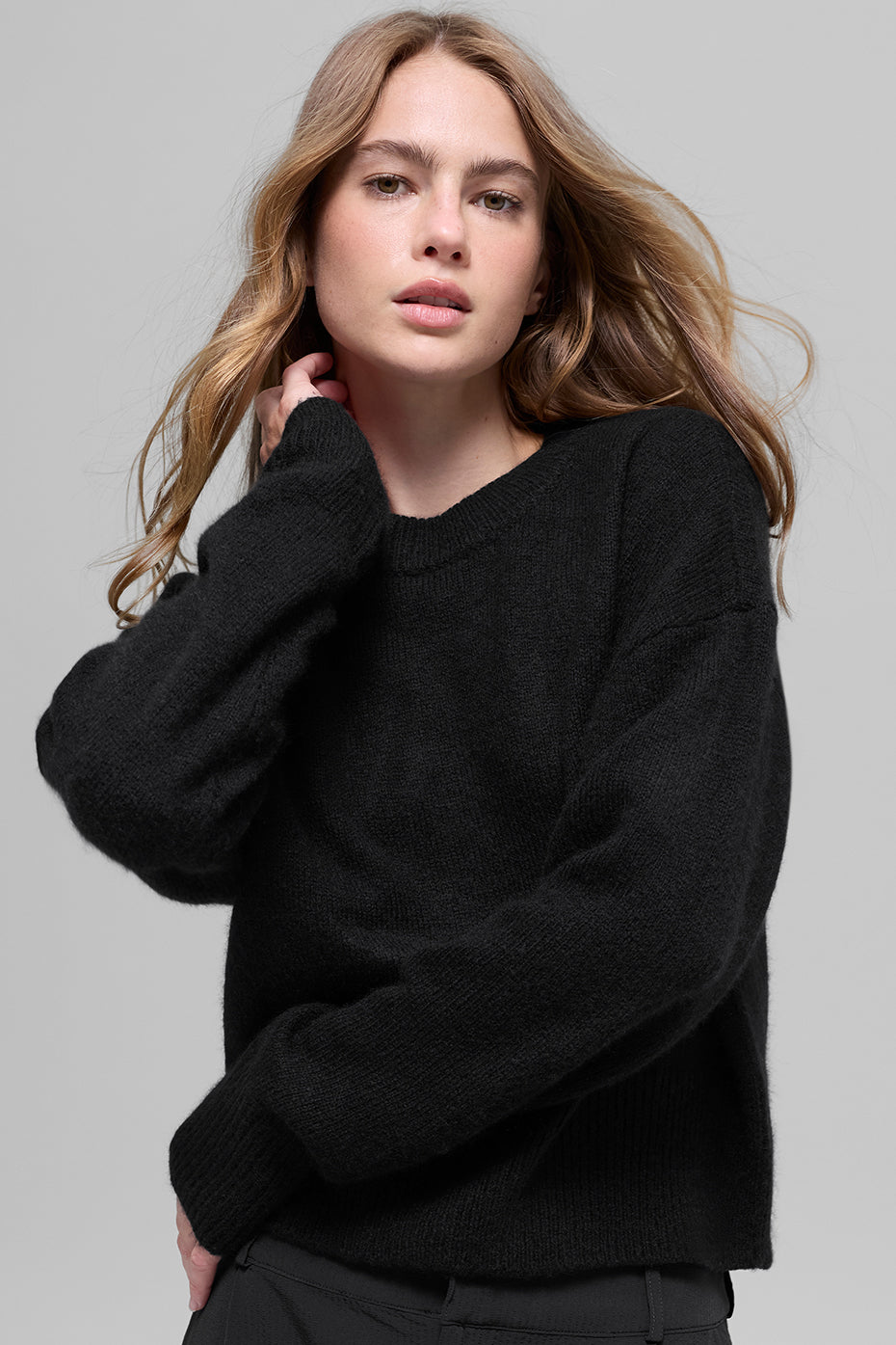 Alo Yoga Wool Cashmere Cropped New Class Crewneck Sweater - Black
