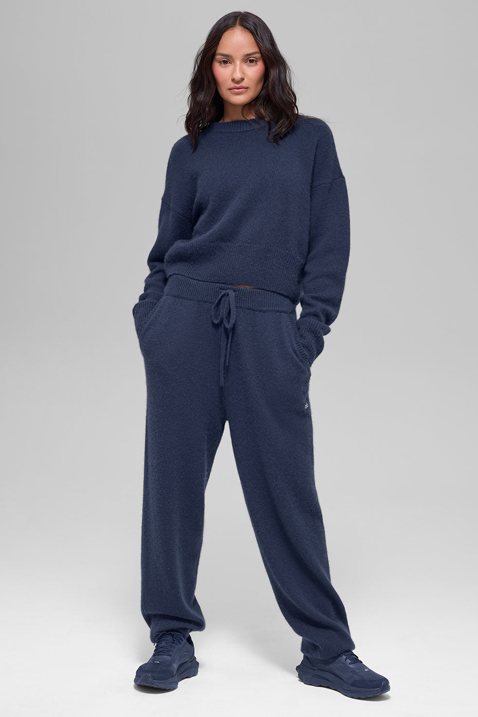 Alo Yoga Wool Cashmere Cropped New Class Crewneck Sweater - Navy