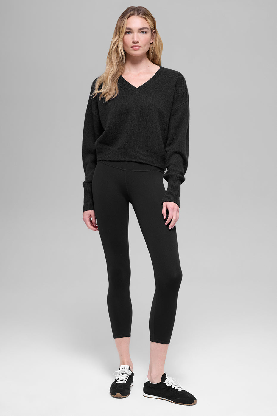 Alo Yoga Wool Cashmere Cropped New Class V-Neck Sweater - Black