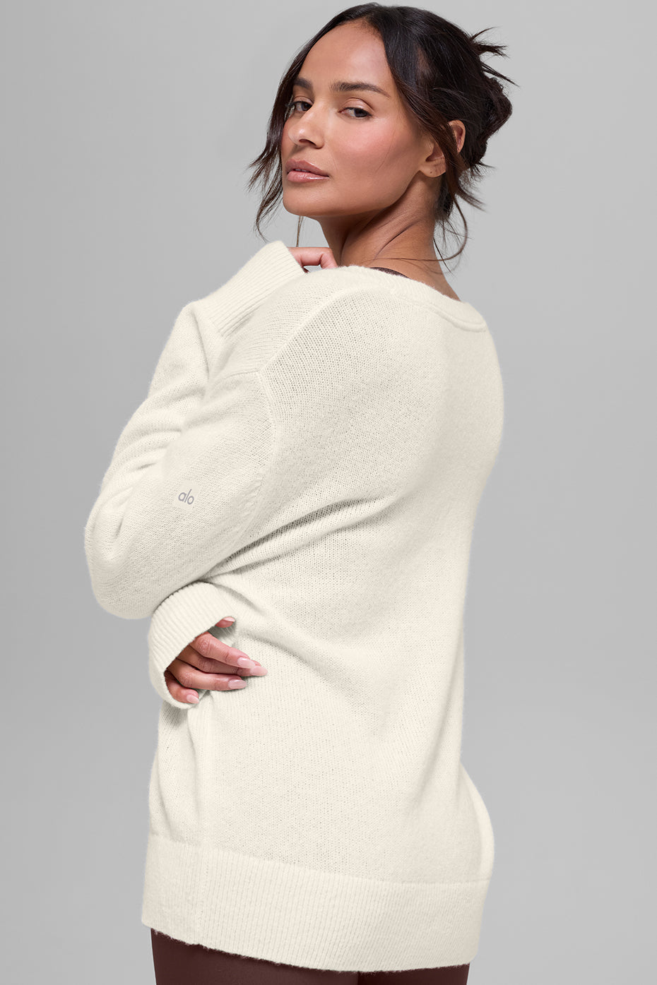 Alo Yoga Wool Cashmere New Class Oversized V-Neck Sweater - Ivory
