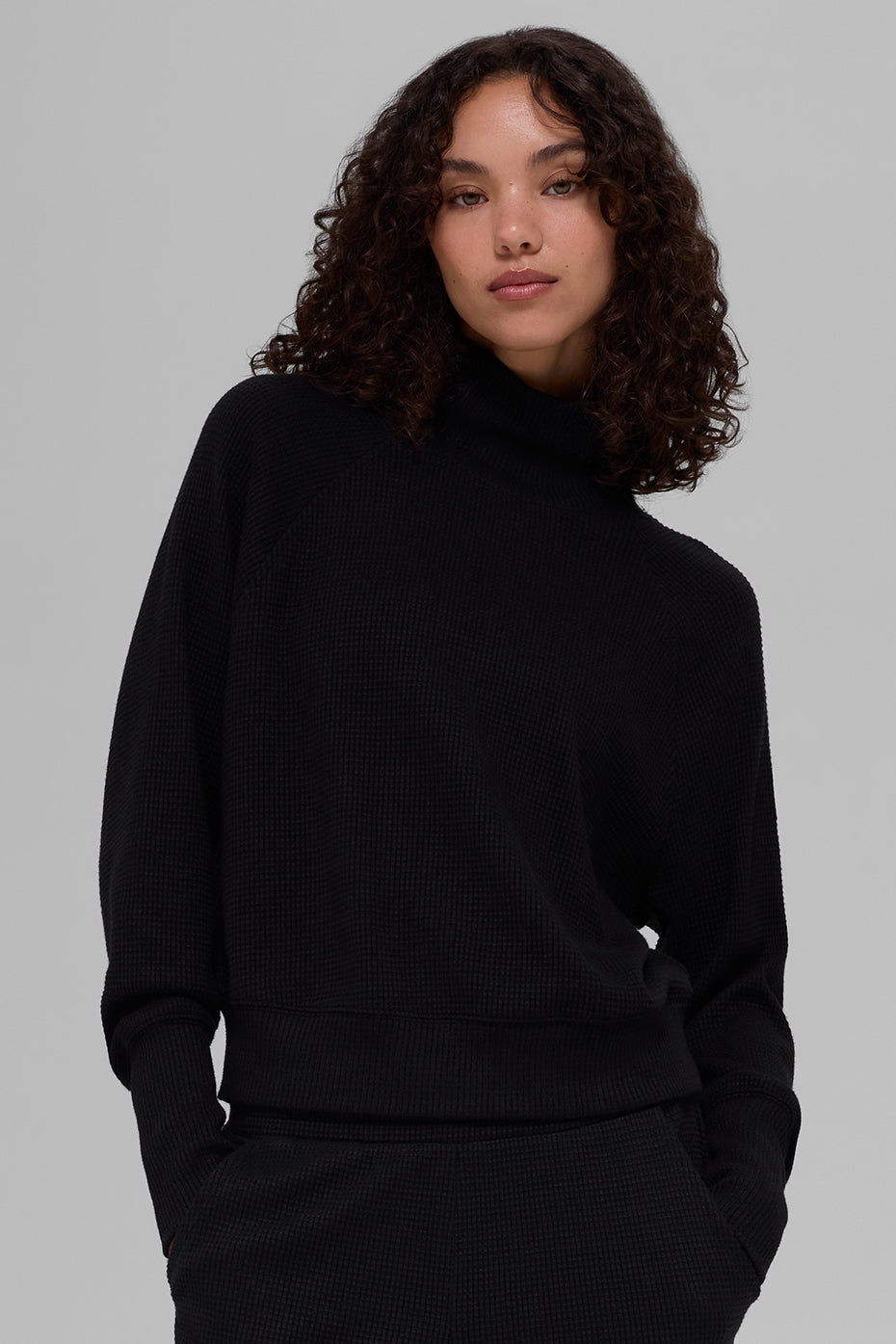 Alo Yoga Waffle Weekend Escape Mock Neck Long Sleeve - Black