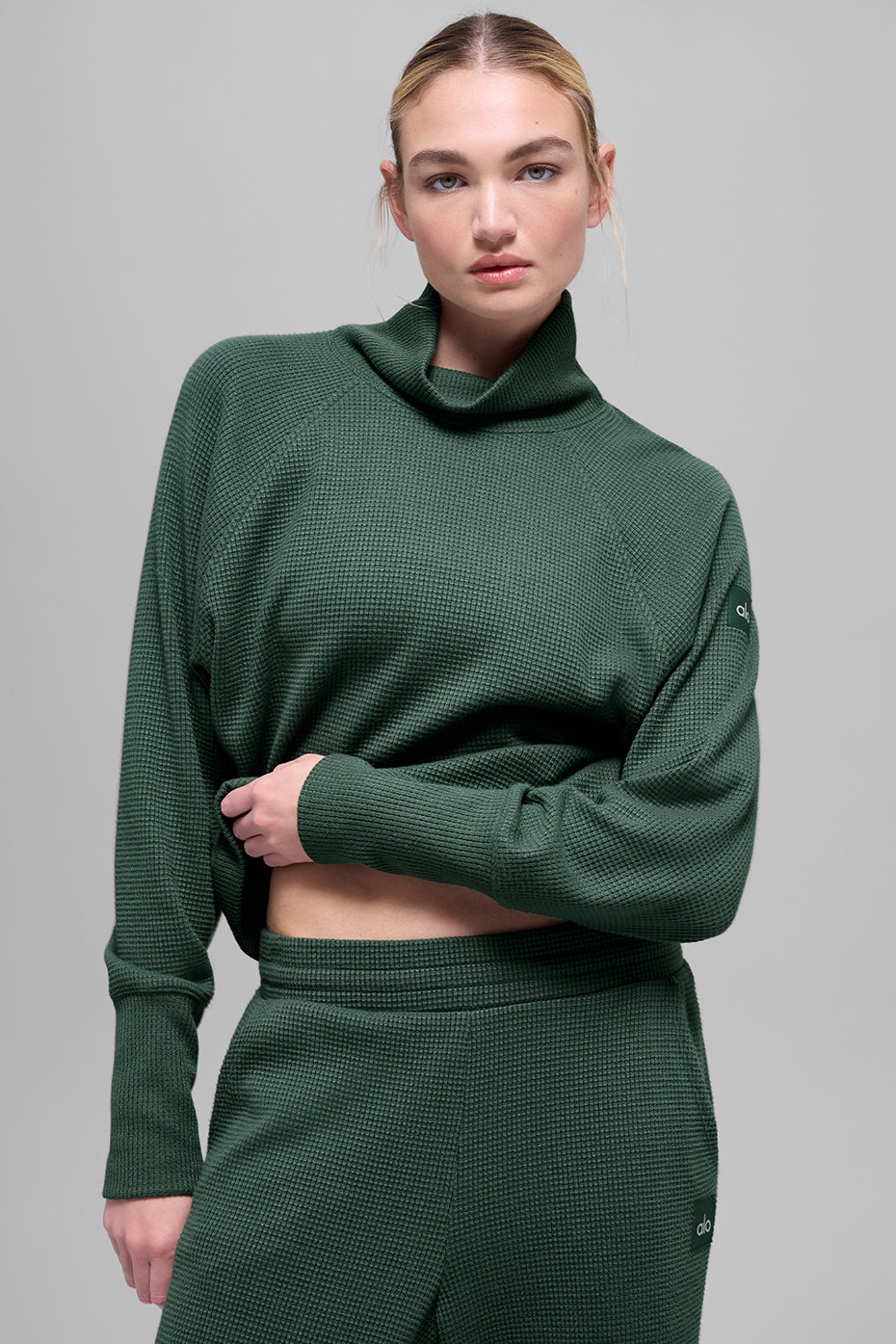 Alo Yoga Waffle Weekend Escape Mock Neck Long Sleeve - Clover Green