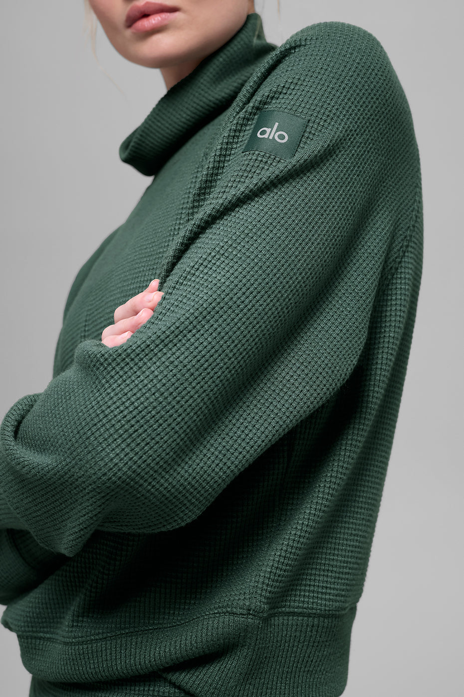 Alo Yoga Waffle Weekend Escape Mock Neck Long Sleeve - Clover Green