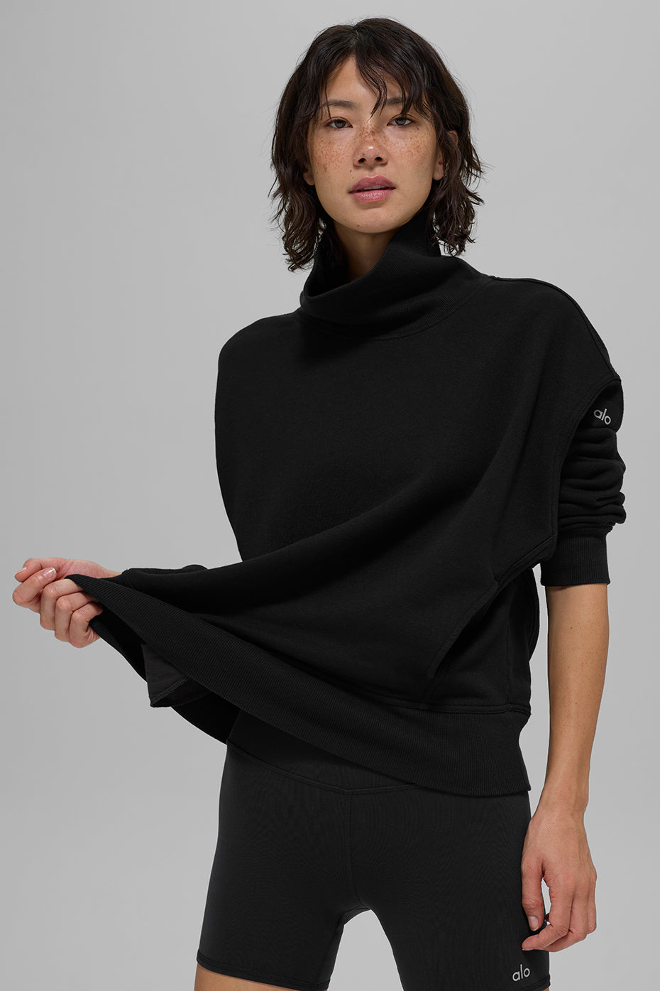 Alo Yoga Hazy Mock Neck Pullover - Black