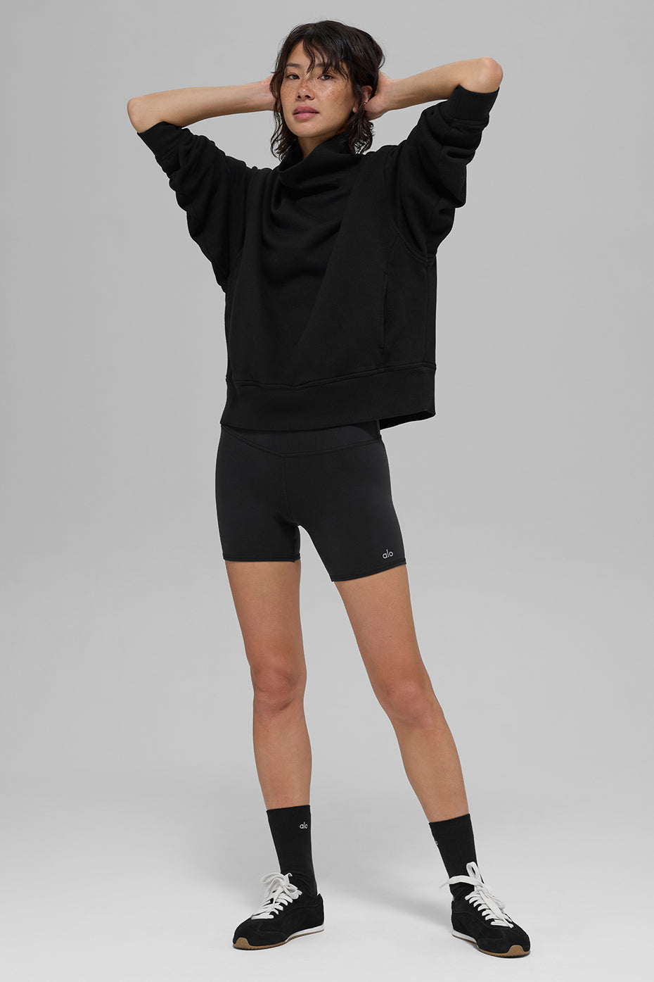 Alo Yoga Hazy Mock Neck Pullover - Black