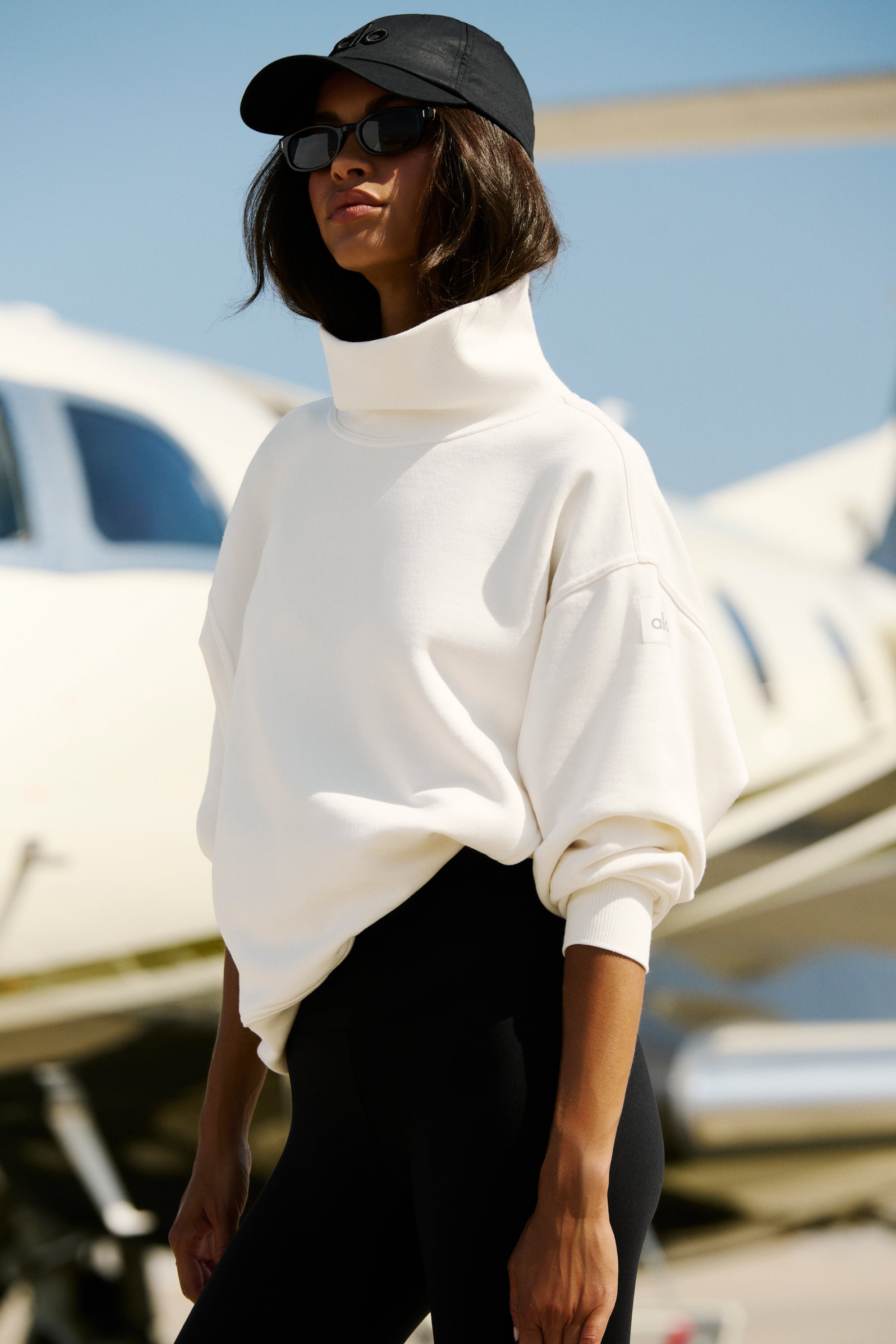 Alo Yoga Hazy Mock Neck Pullover - Ivory