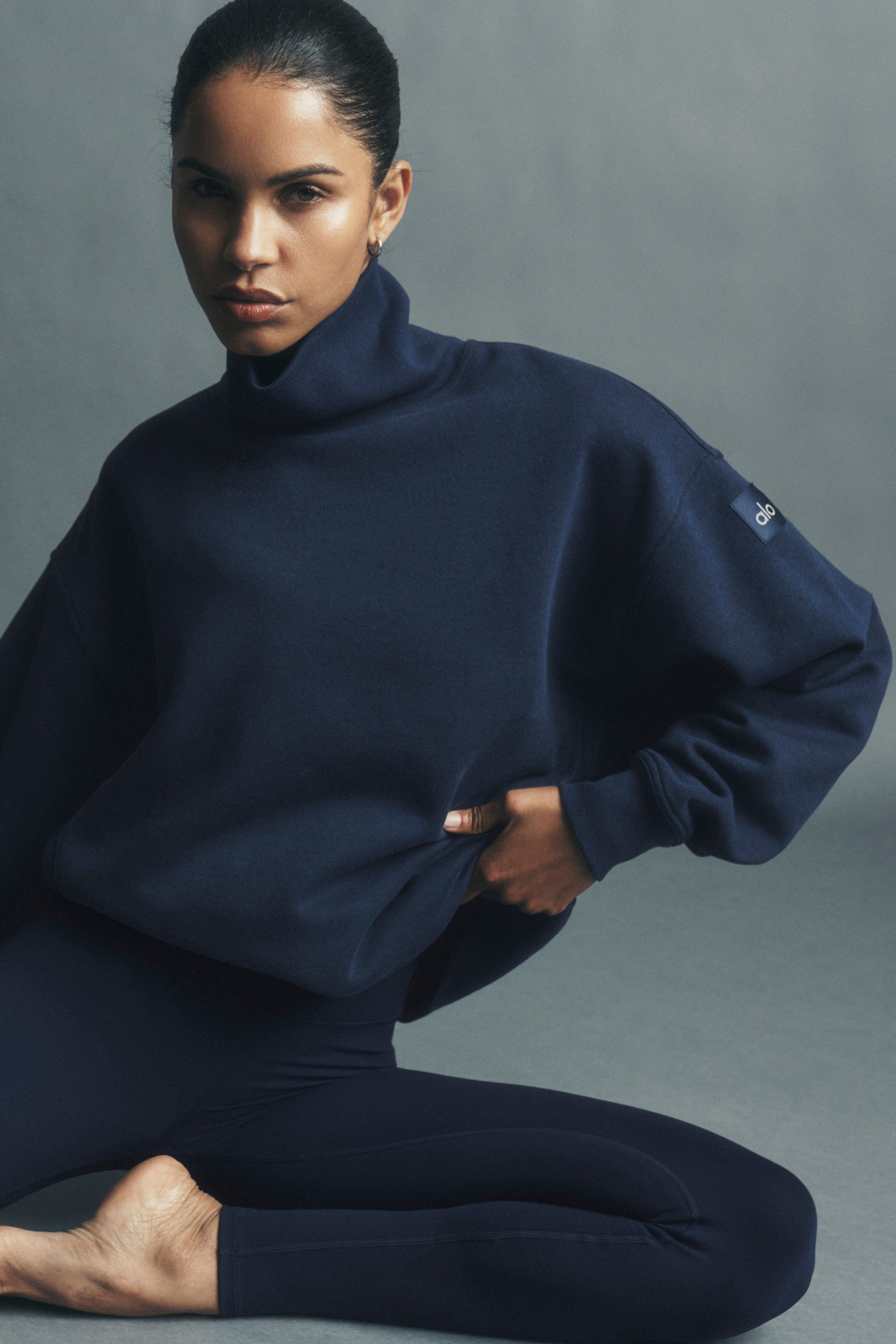 Alo Yoga Hazy Mock Neck Pullover - Navy