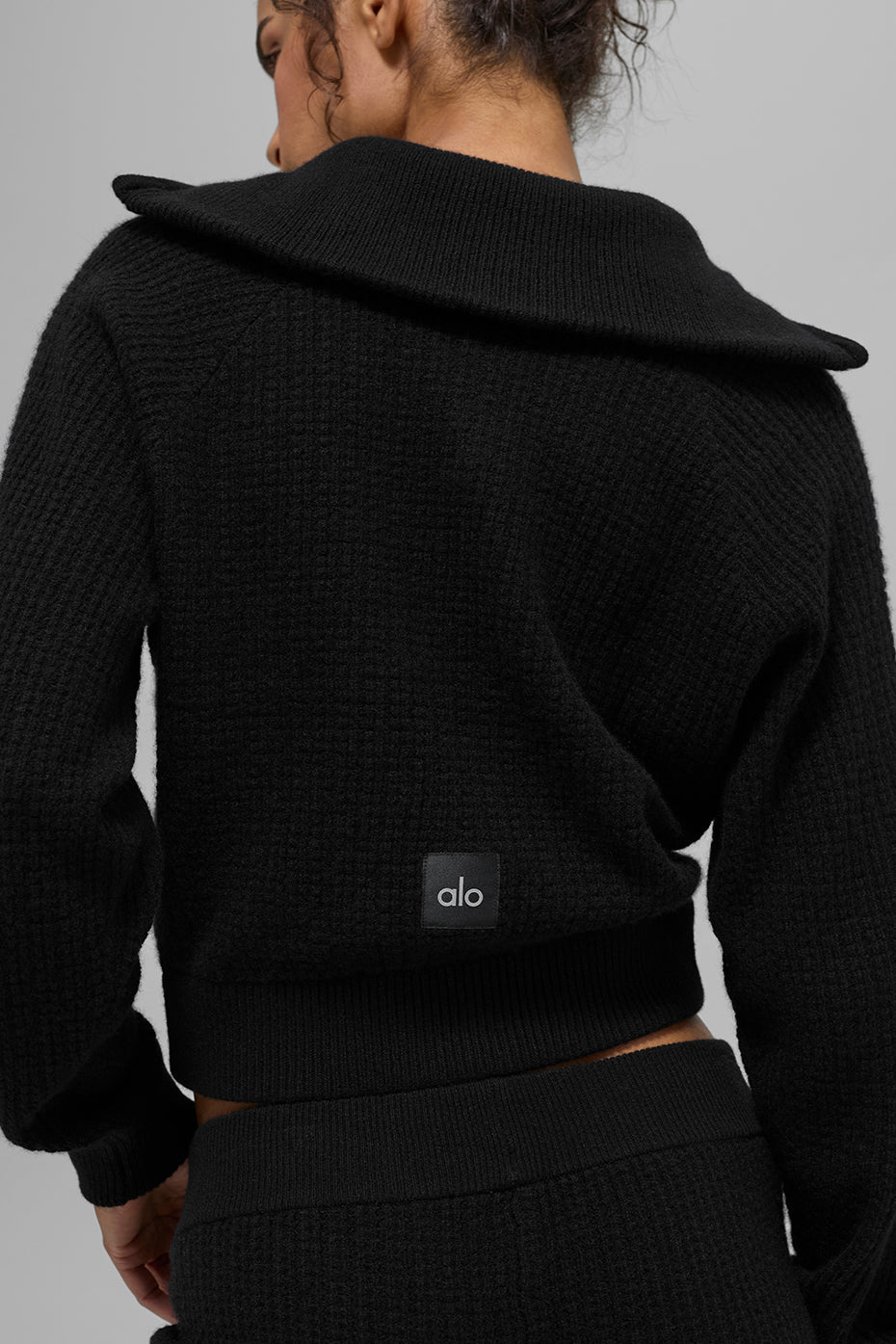 Alo Yoga Cashmere Plush Waffle 1/4 Zip Pullover - Black