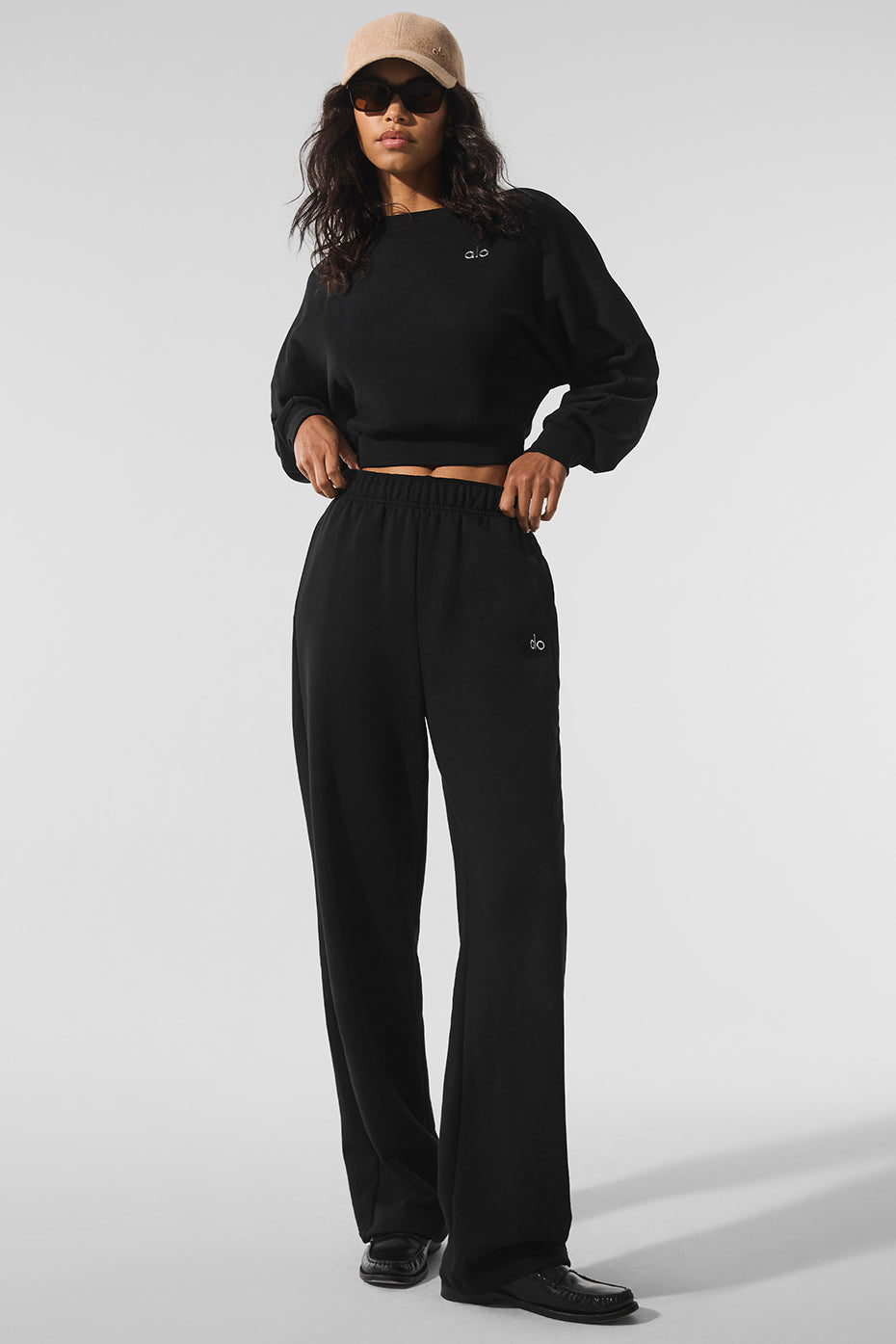 Alo Yoga Cropped Accolade Crewneck - Black