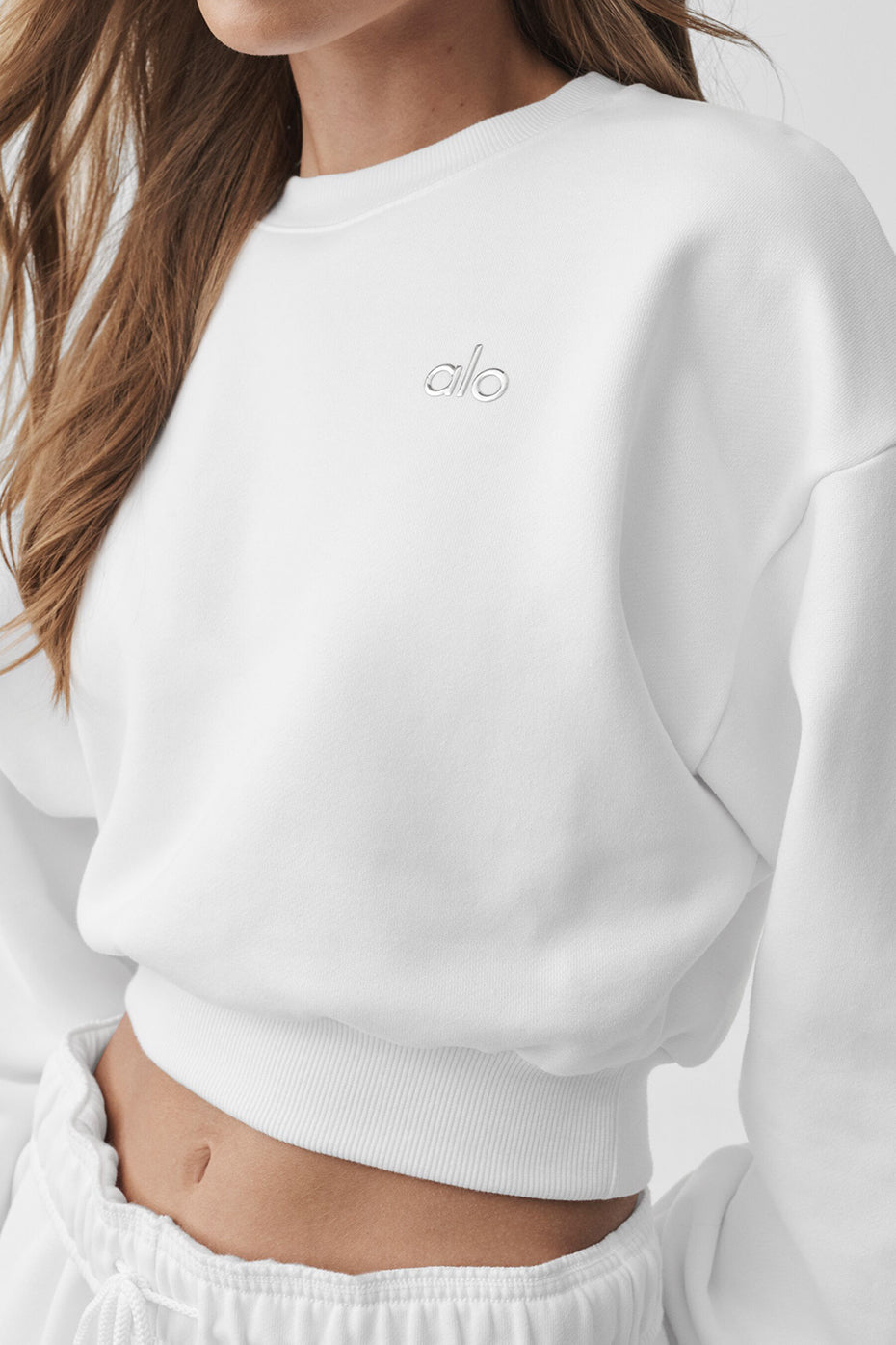 Alo Yoga Cropped Accolade Crewneck - White