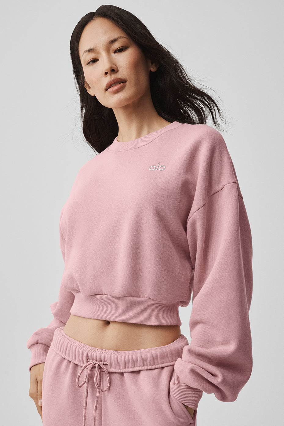 Alo Yoga Cropped Accolade Crewneck - Vintage Pink