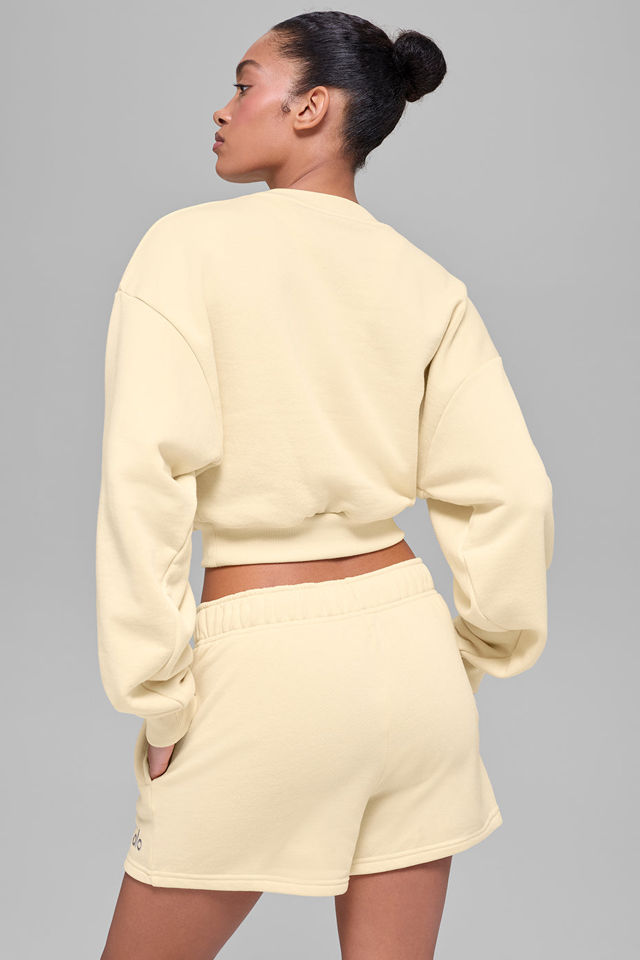 Alo Yoga Cropped Accolade Crewneck - Candlelight Yellow