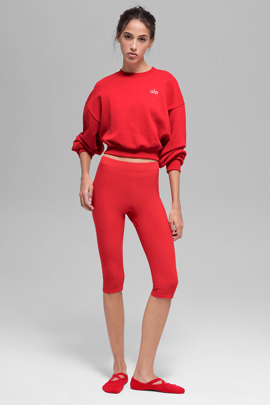 Alo Yoga Cropped Accolade Crewneck - Bright Red