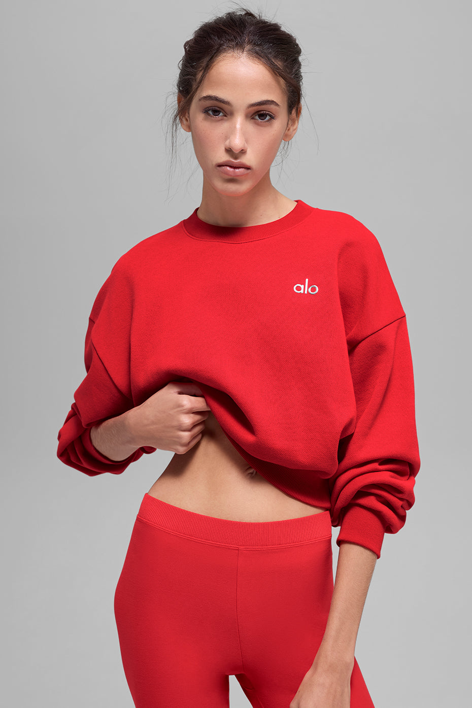 Alo Yoga Cropped Accolade Crewneck - Bright Red