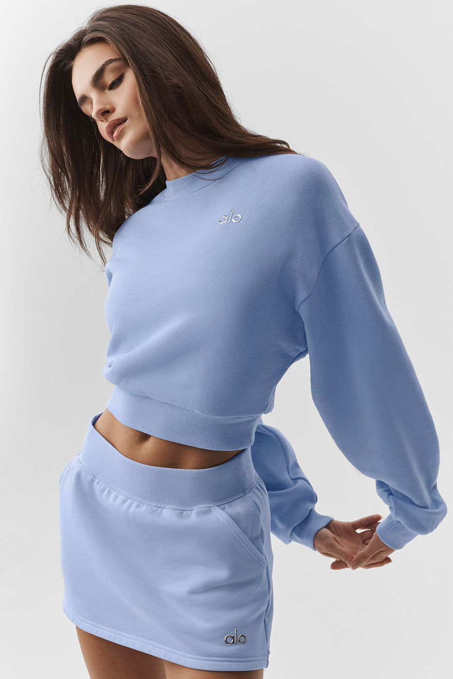 Alo Yoga Cropped Accolade Crewneck - Light Provence Blue