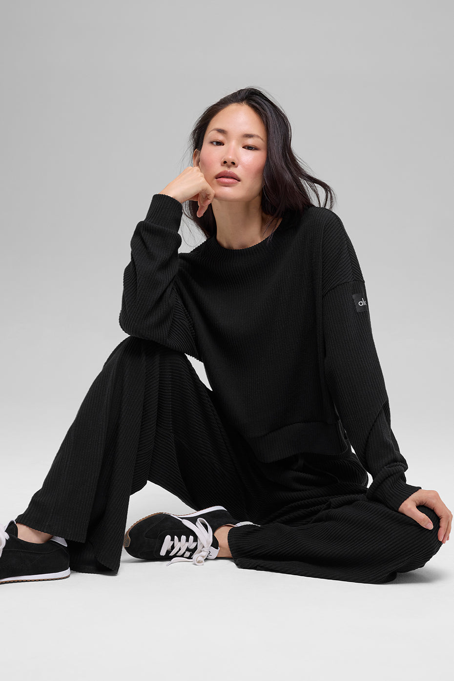 Alo Yoga Muse Crew Neck Pullover - Black