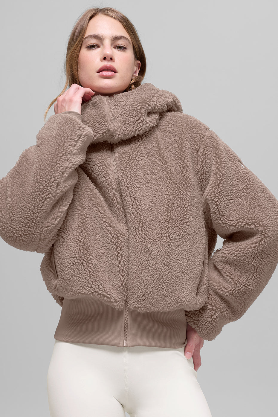 Alo Yoga Foxy Sherpa Jacket - Chai Latte