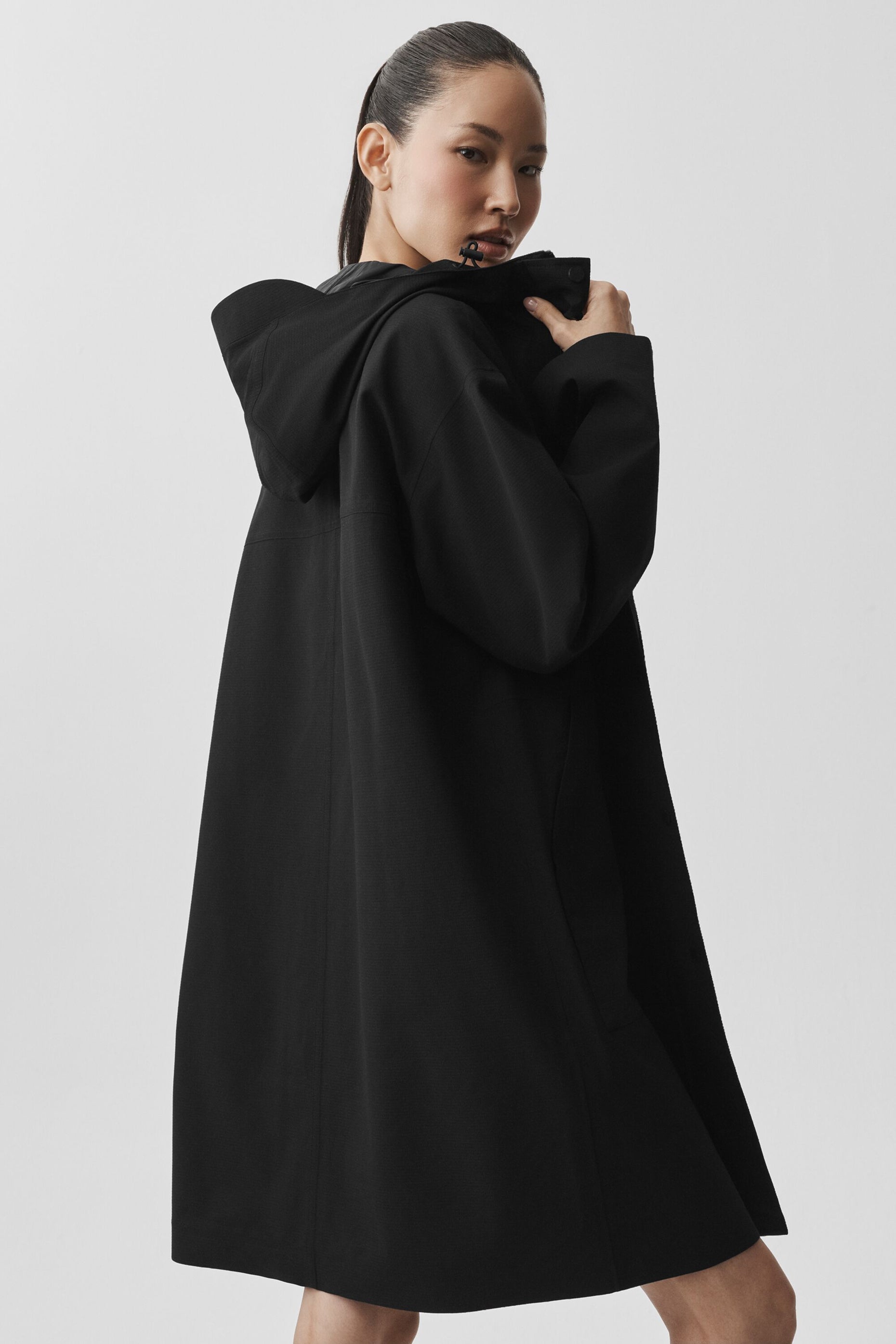 Alo Yoga Rain Or Shine Long Coat - Black