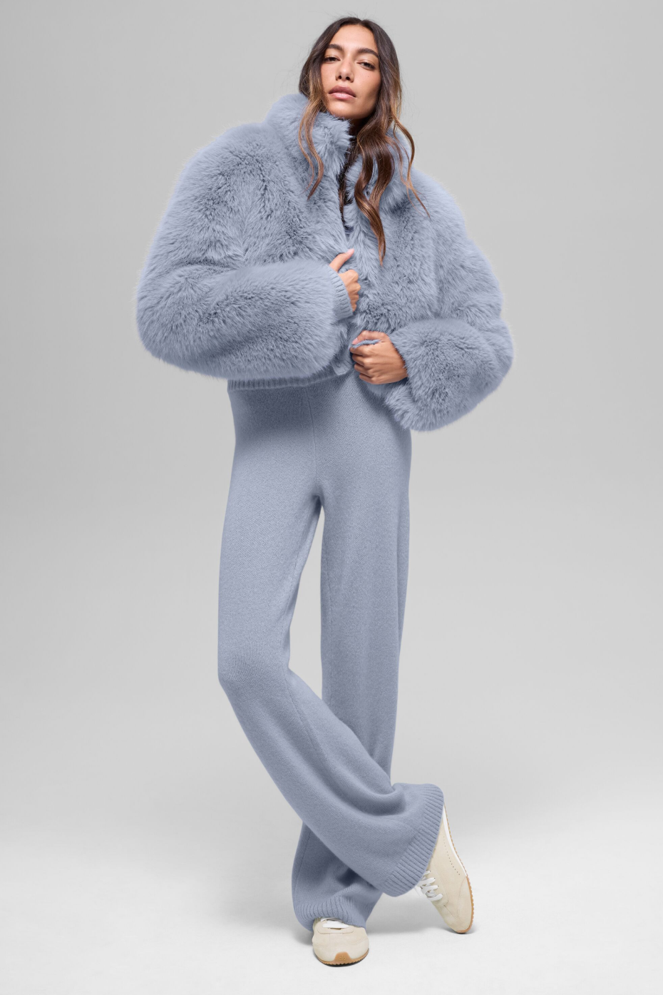 Alo Yoga Opulent Faux Fur Cropped Jacket - Winter Frost