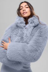 Alo Yoga Opulent Faux Fur Cropped Jacket - Winter Frost