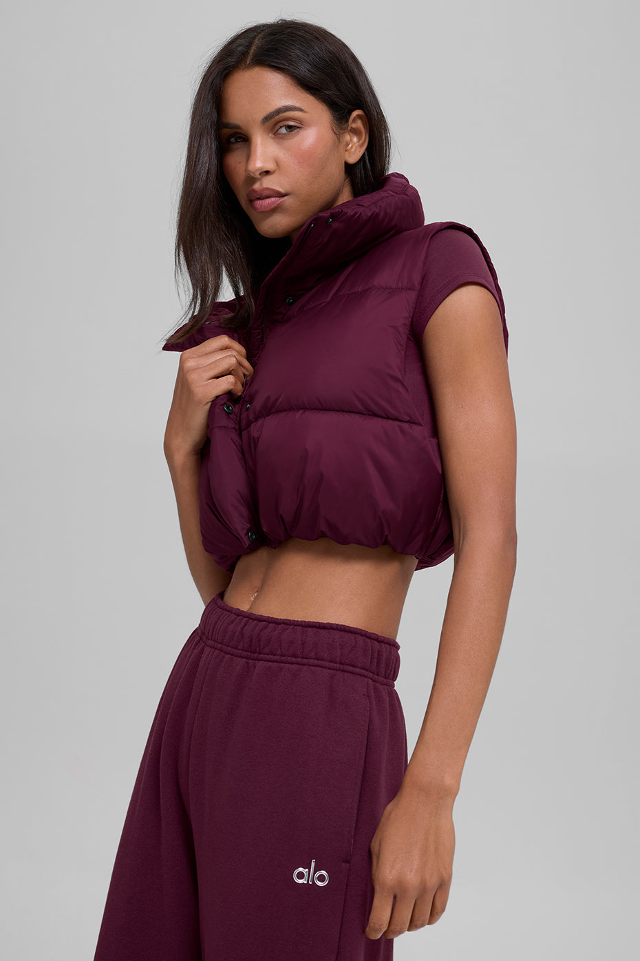 Alo Yoga Cropped Gold Rush Puffer Vest - Burgundy