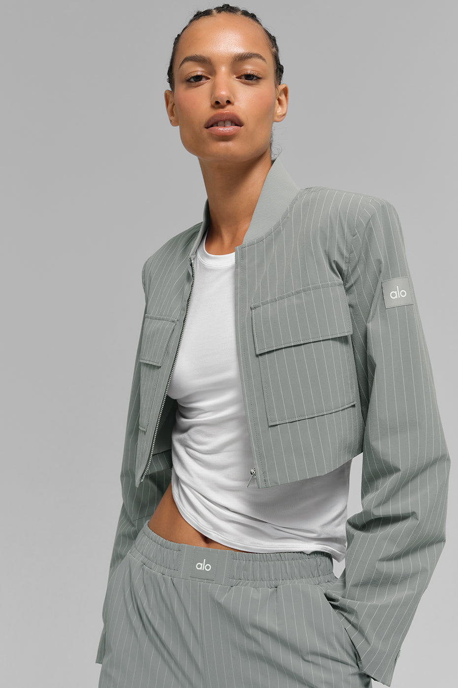 Alo Yoga Cropped Pinstripe Main Character Full Zip Jacket - Lunar Grey/White