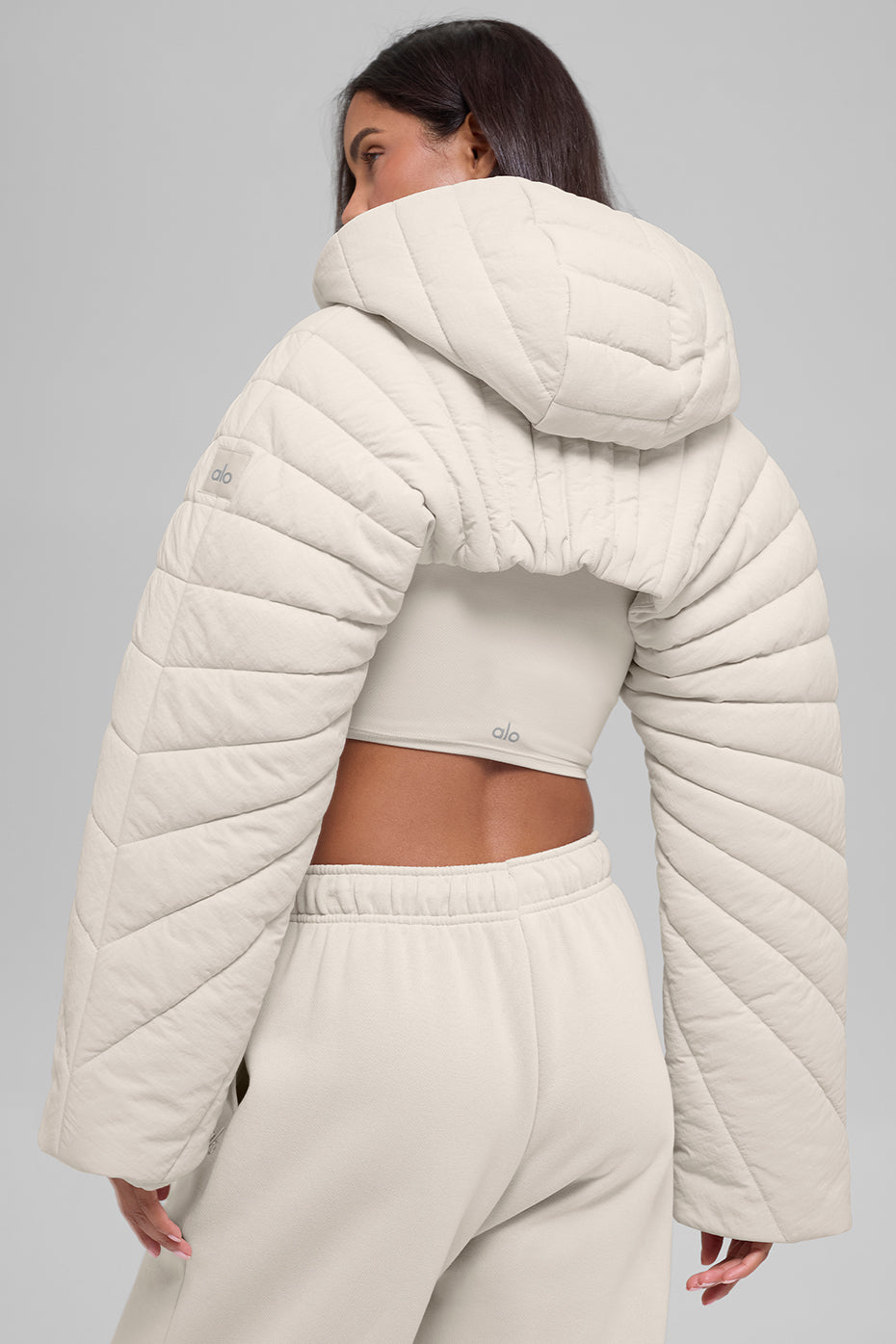 Alo Yoga Quilted Starlight Puffer Shrug - Bone